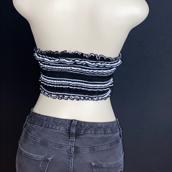 black and white stripped crop top - Picture 4 of 5